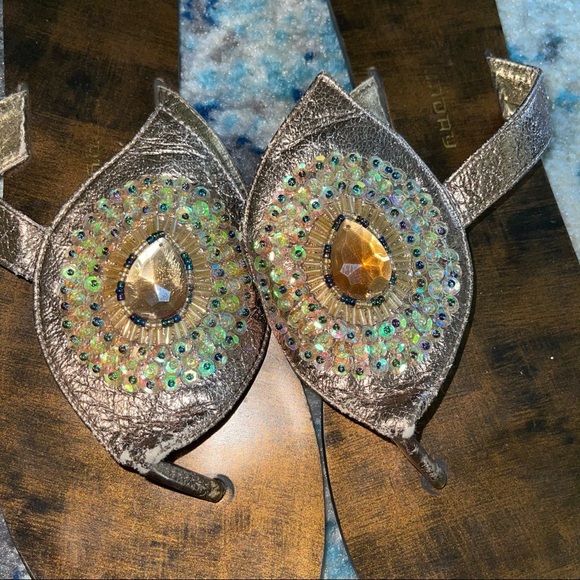 Chinese Laundry Peacock Embellished Wooden Sandals - Picture 3 of 7